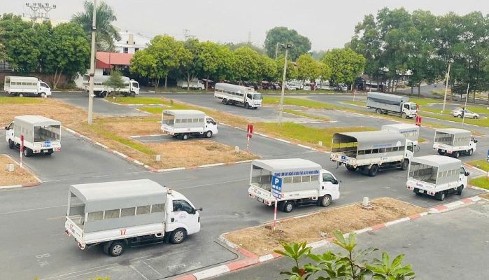 Học lái xe ô tô gần đây – Có xe đưa đón, đăng ký ngay 0902 585 786 9 Học lái sa hình Hạng C1